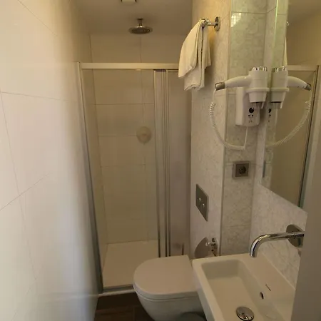 Hotel Clemens 3*